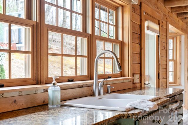 219 Woodlyn Etch Drive, Hendersonville, NC 28792