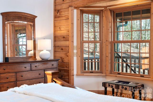 219 Woodlyn Etch Drive, Hendersonville, NC 28792