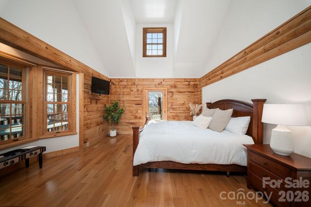 219 Woodlyn Etch Drive, Hendersonville, NC 28792