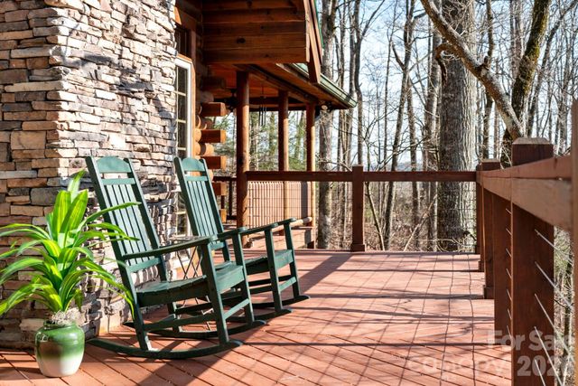 219 Woodlyn Etch Drive, Hendersonville, NC 28792