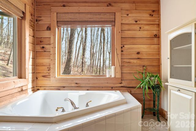 219 Woodlyn Etch Drive, Hendersonville, NC 28792