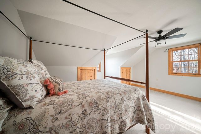 219 Woodlyn Etch Drive, Hendersonville, NC 28792