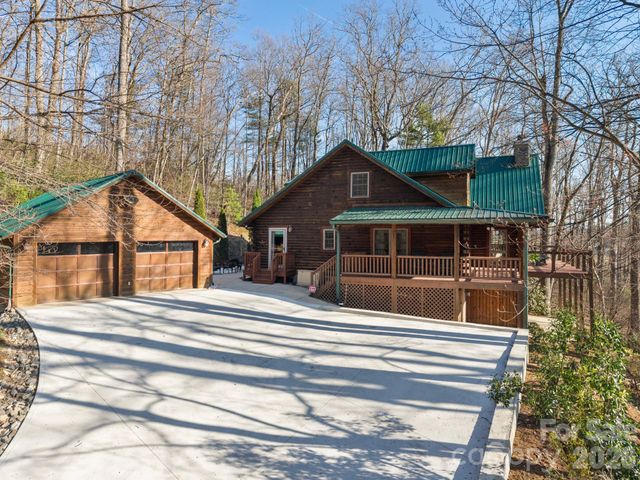 219 Woodlyn Etch Drive, Hendersonville, NC 28792