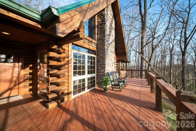 219 Woodlyn Etch Drive, Hendersonville, NC 28792