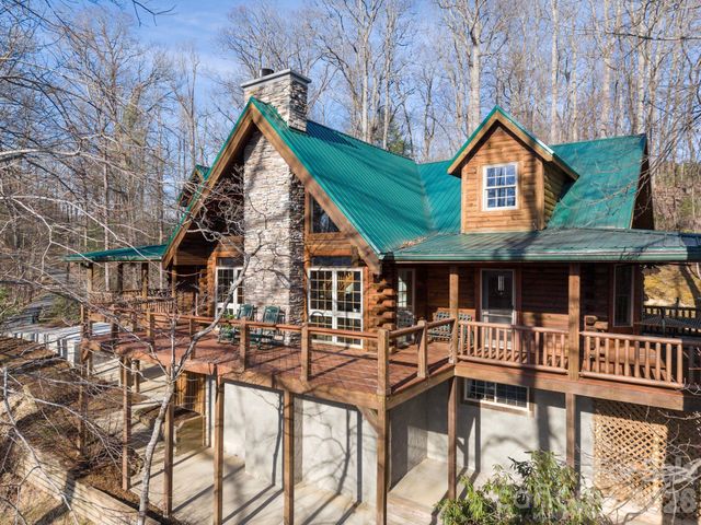 219 Woodlyn Etch Drive, Hendersonville, NC 28792