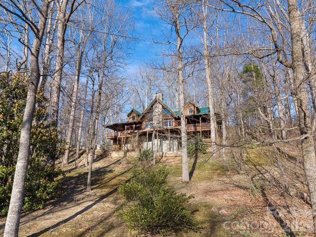 219 Woodlyn Etch Drive, Hendersonville, NC 28792