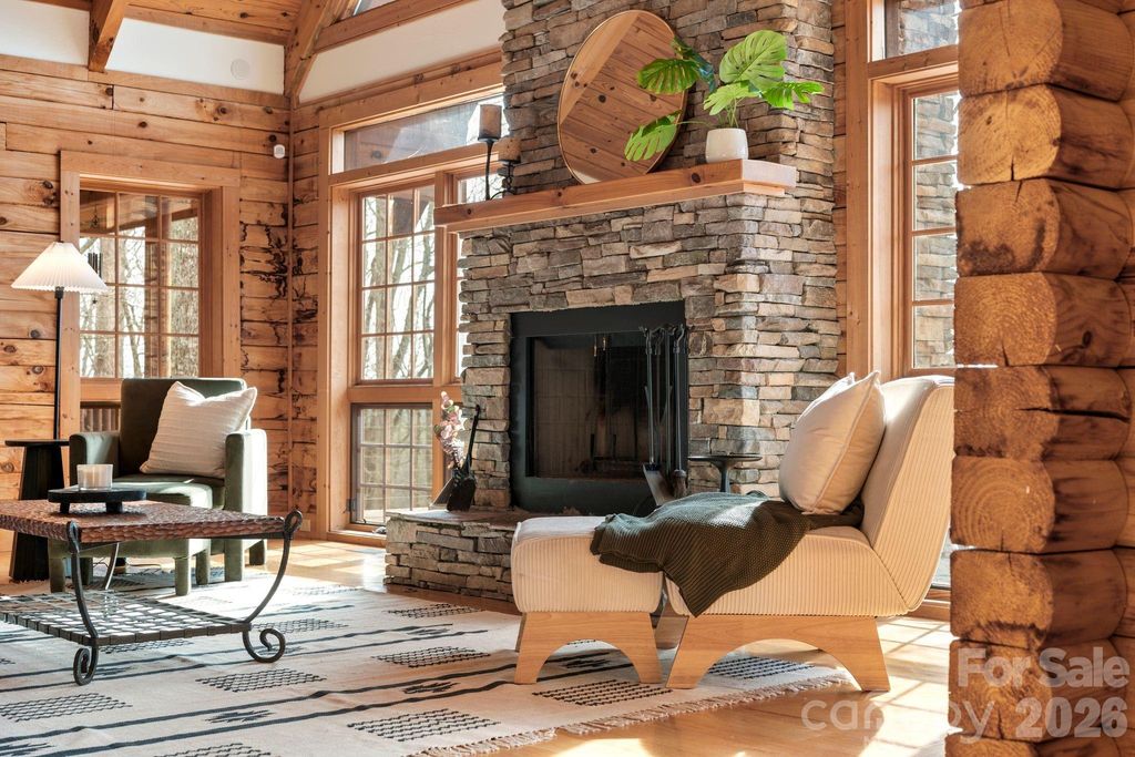 219 Woodlyn Etch Drive, Hendersonville, NC 28792