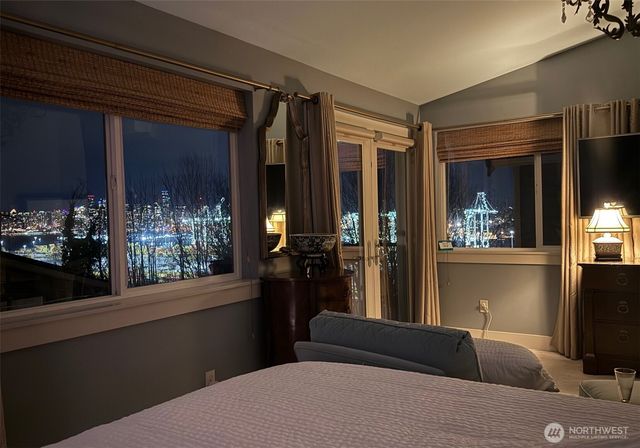 3414 33rd Avenue SW, Seattle, WA 98126