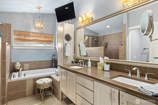 3414 33rd Avenue SW, Seattle, WA 98126