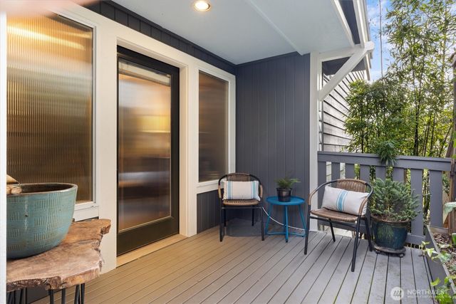 3414 33rd Avenue SW, Seattle, WA 98126