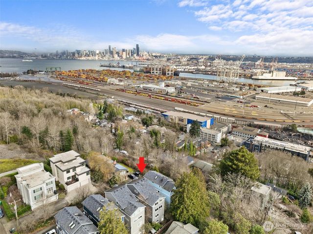 3414 33rd Avenue SW, Seattle, WA 98126