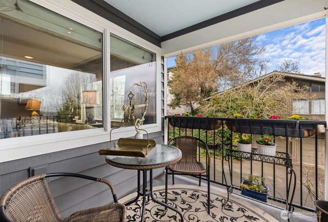 3414 33rd Avenue SW, Seattle, WA 98126