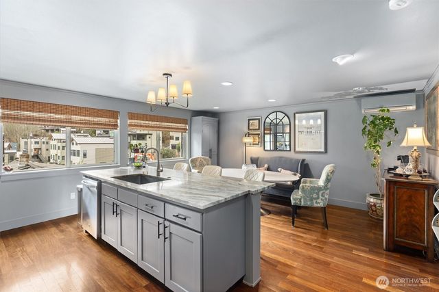 3414 33rd Avenue SW, Seattle, WA 98126