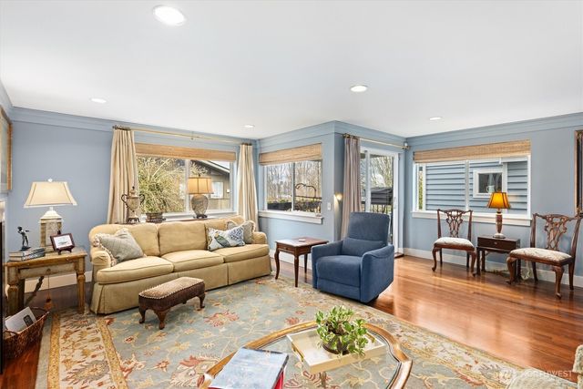 3414 33rd Avenue SW, Seattle, WA 98126