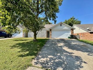 2457 N Jeremiah Place, Fayetteville, AR 72704