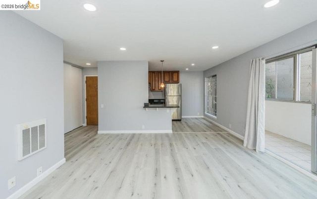 4099 Howe St 102, Oakland, CA 94611