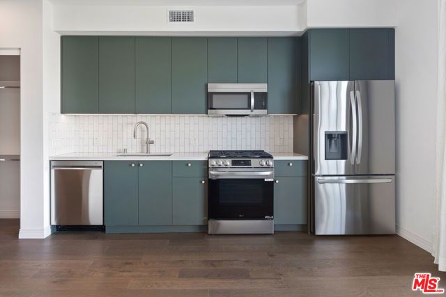 11908 Exposition Boulevard, Los Angeles, CA 90064