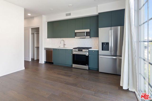 11908 Exposition Boulevard, Los Angeles, CA 90064