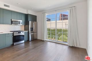 11908 Exposition Boulevard, Los Angeles, CA 90064