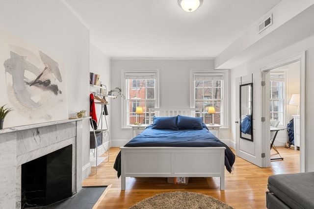 62 West Cedar St 3, Boston, MA 02114