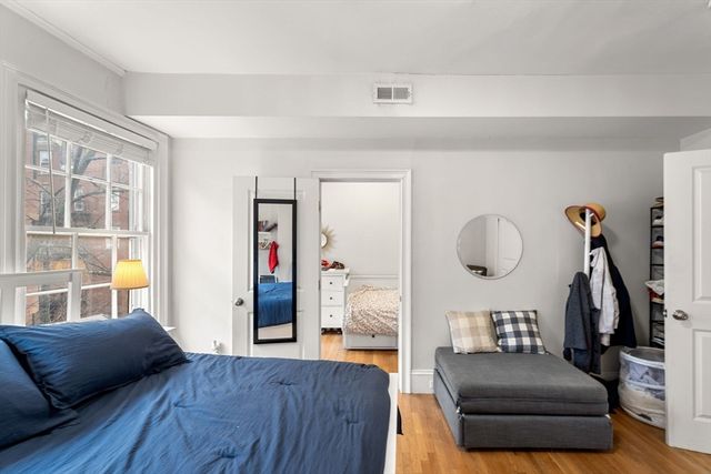 62 West Cedar St 3, Boston, MA 02114