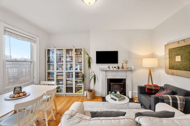 62 West Cedar St 3, Boston, MA 02114