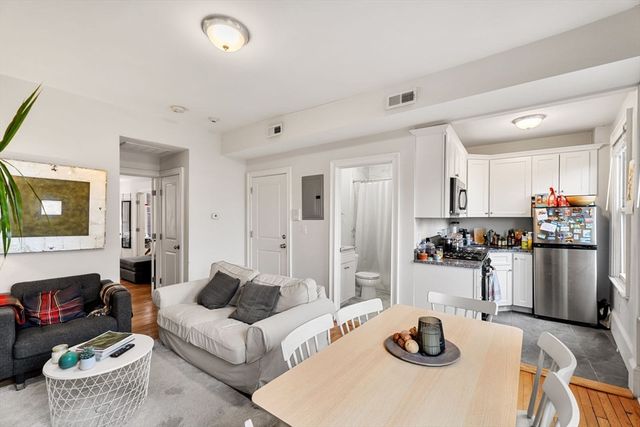 62 West Cedar St 3, Boston, MA 02114