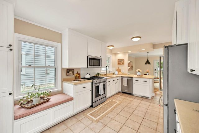 2464 N 82nd STREET, Wauwatosa, WI 53213