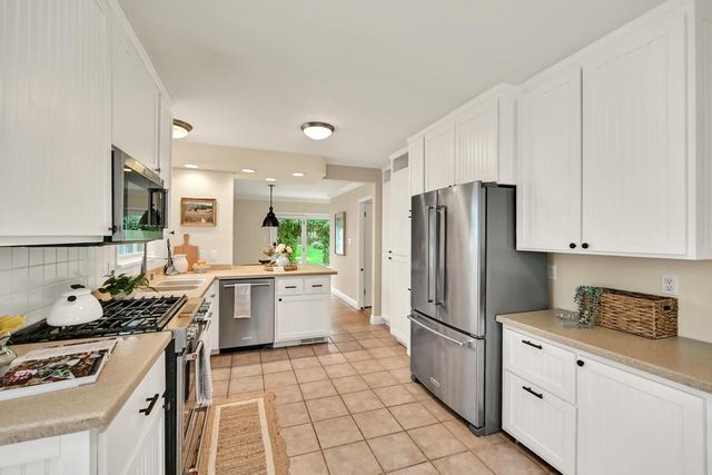 2464 N 82nd STREET, Wauwatosa, WI 53213
