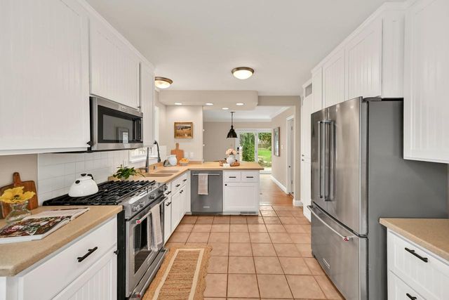 2464 N 82nd STREET, Wauwatosa, WI 53213