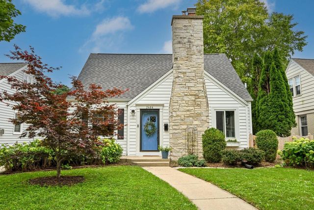2464 N 82nd STREET, Wauwatosa, WI 53213