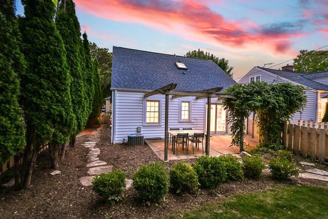2464 N 82nd STREET, Wauwatosa, WI 53213