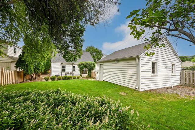 2464 N 82nd STREET, Wauwatosa, WI 53213