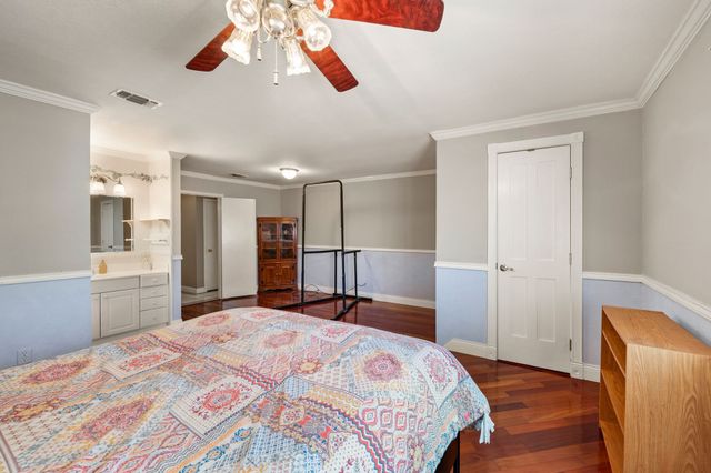 1200 Douglas Street, Euless, TX 76039