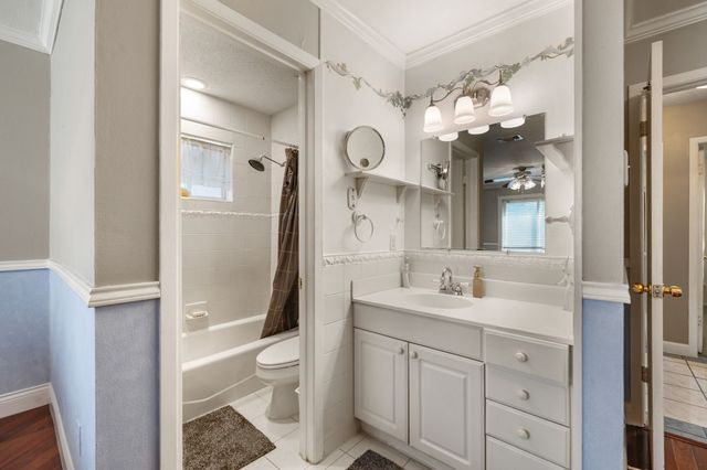 1200 Douglas Street, Euless, TX 76039