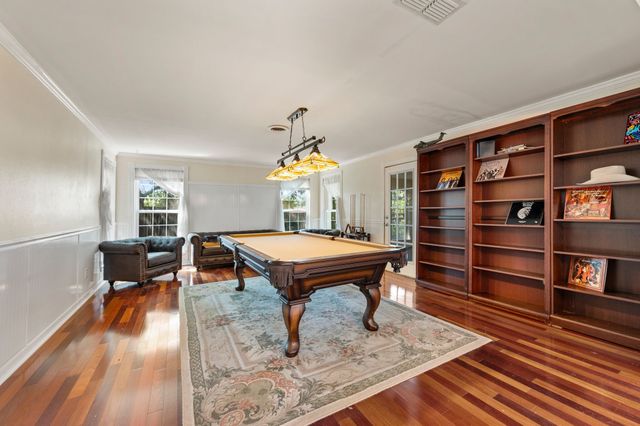 1200 Douglas Street, Euless, TX 76039