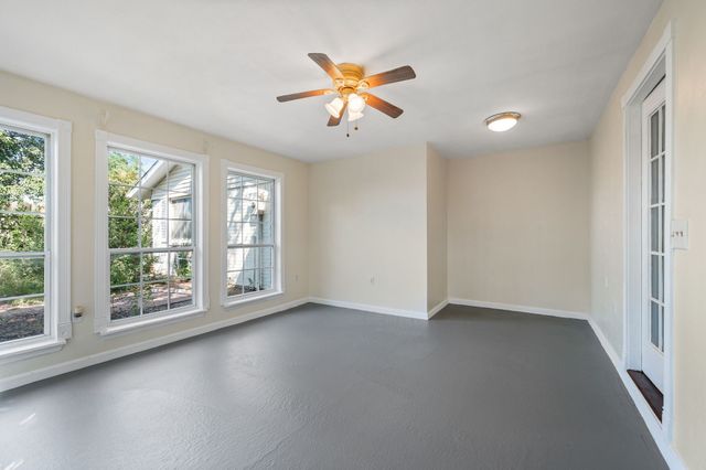 1200 Douglas Street, Euless, TX 76039