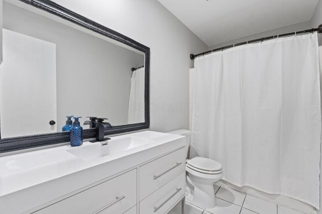 1450 Franklin Street, Lewis Center, OH 43035