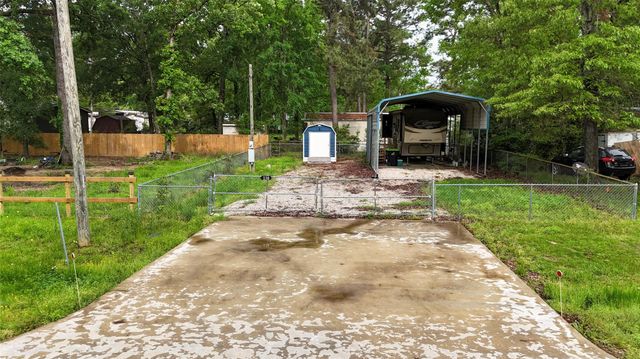 110 Canary Street, Point Blank, TX 77364