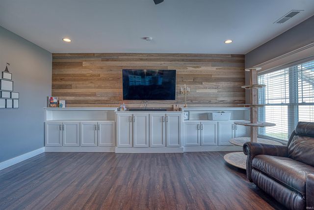 1330 Helen Court, Boonville, IN 47601
