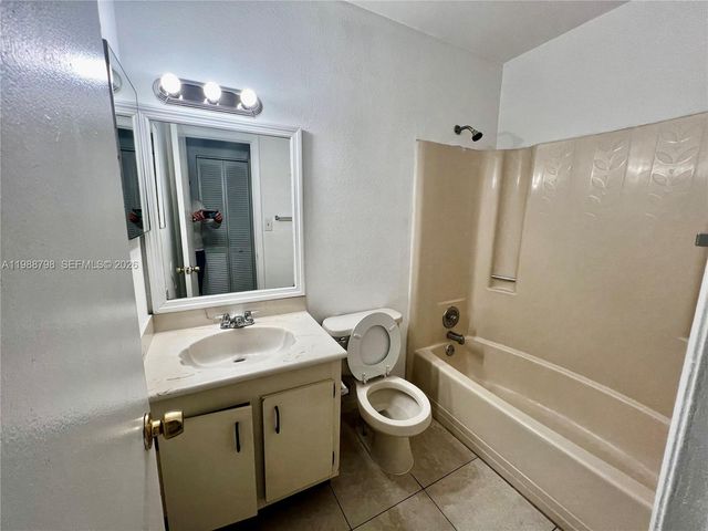 6001 Shakerwood Circle 204, Tamarac, FL 33319