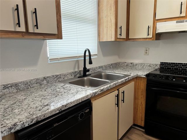 6001 Shakerwood Circle 204, Tamarac, FL 33319