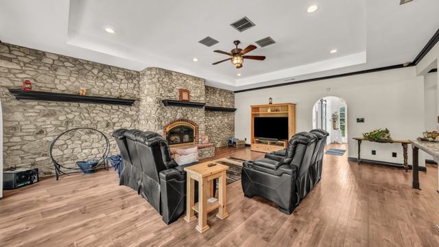 331 Tanglewood Drive, Weatherford, TX 76087