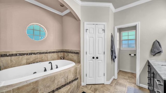 331 Tanglewood Drive, Weatherford, TX 76087