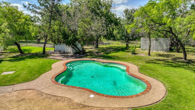 331 Tanglewood Drive, Weatherford, TX 76087