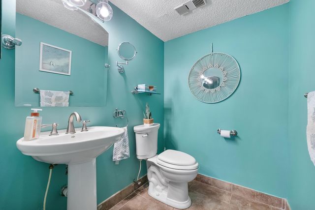106 Lake Emerald Drive 308, Oakland Park, FL 33309