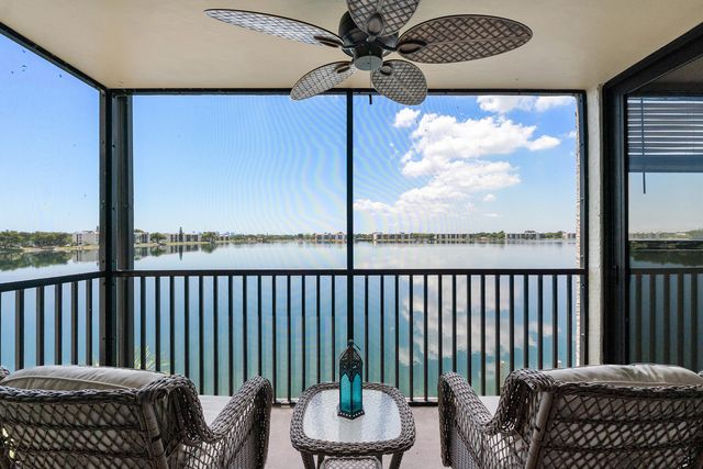 106 Lake Emerald Drive 308, Oakland Park, FL 33309