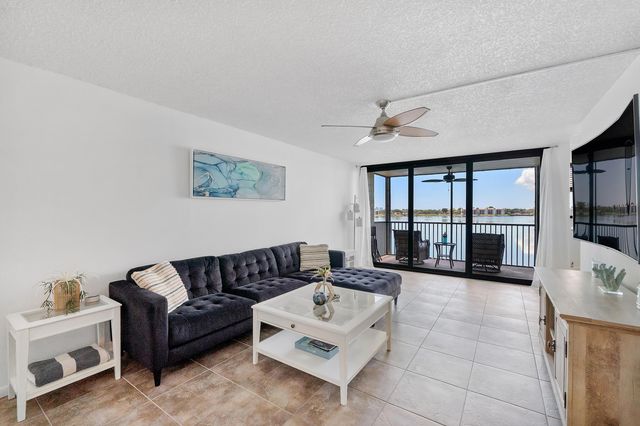 106 Lake Emerald Drive 308, Oakland Park, FL 33309