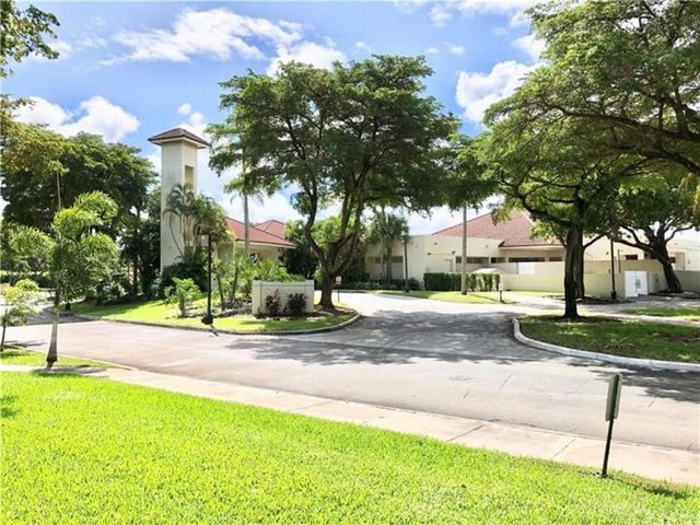 106 Lake Emerald Drive 308, Oakland Park, FL 33309