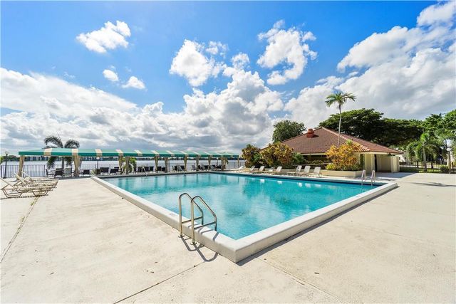 106 Lake Emerald Drive 308, Oakland Park, FL 33309